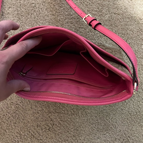 Like New Coach Crossbody! - Picture 5 of 6